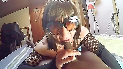 Deepthroated pussy sucking in an ebony and black porn video