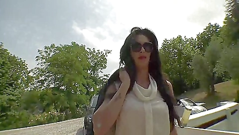 Asian slut gets fucked on the beach and gets a facial