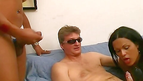 Nella sua foto la tua bella e fottosa si trova in una stanza