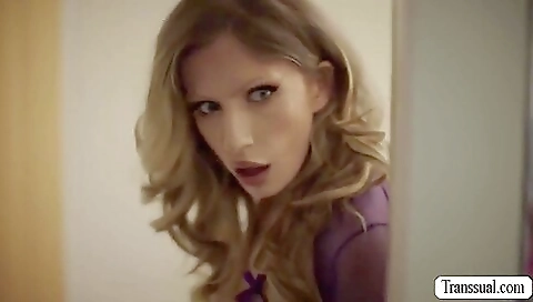 Sexy blonde babe with blonde hair and a nice ass is ready